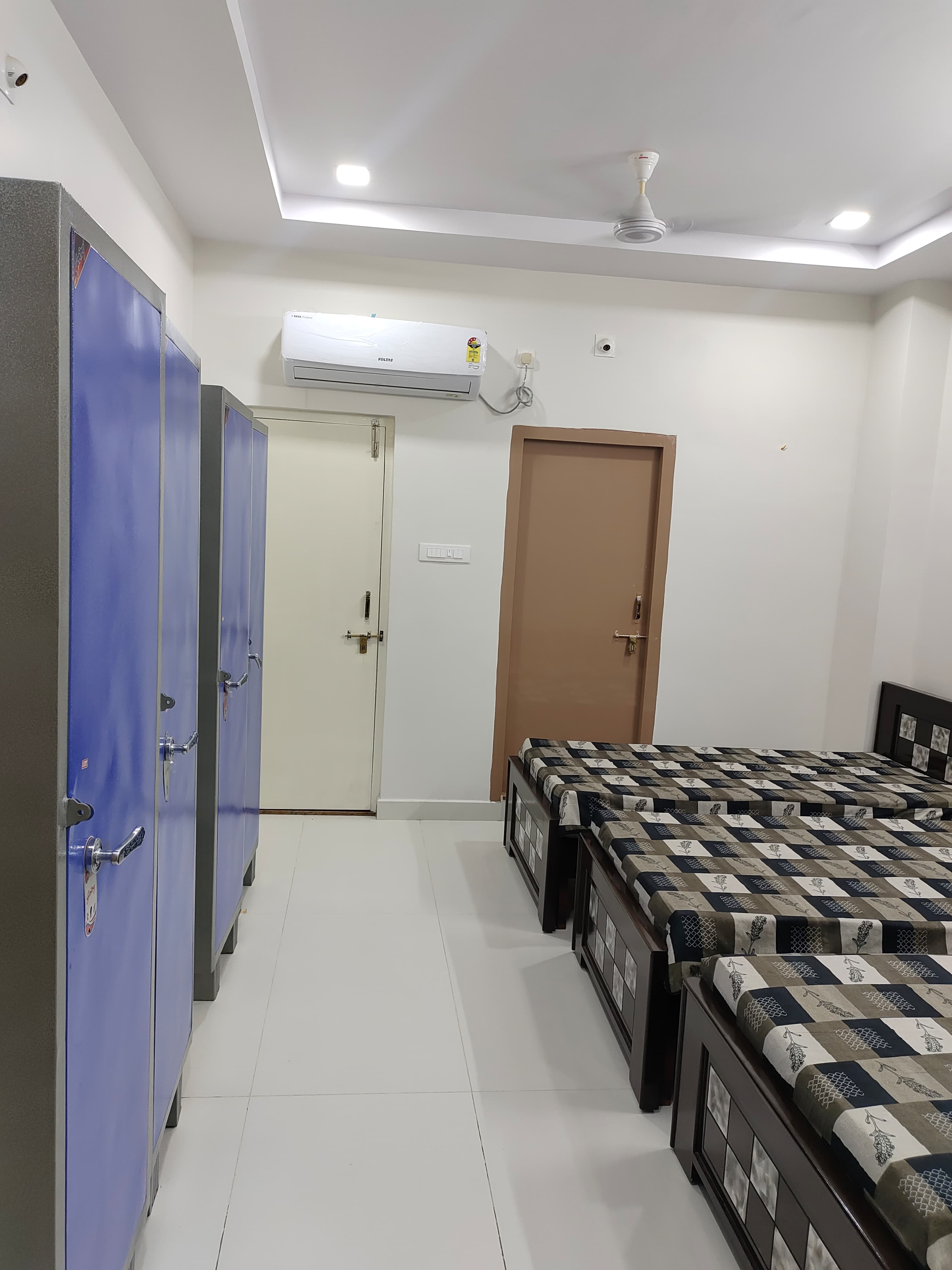 Dwarakamai Ladies PG Building